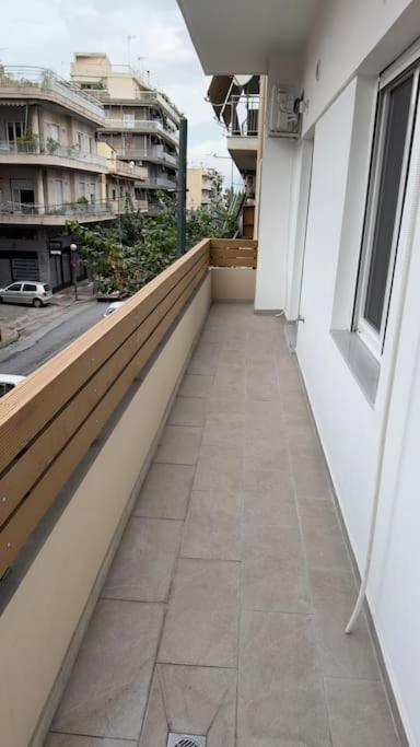 New Center Apartment Near Metro Athena Bagian luar foto
