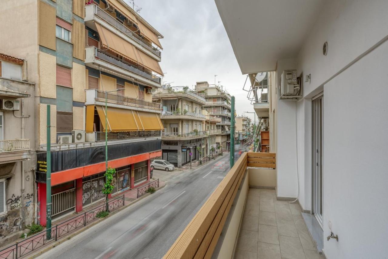 New Center Apartment Near Metro Athena Bagian luar foto